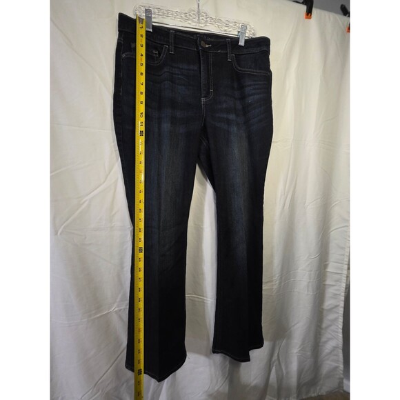 Lee Riders Women's Midrise Bootcut Jeans 12P Dark Wash Riders Made in Lesotho - Picture 2 of 5